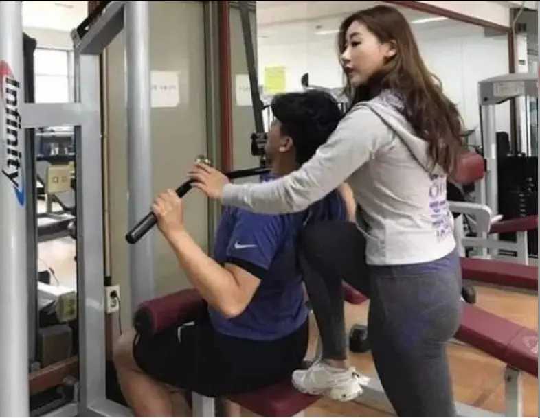 女健身教练出轨多位学员，聊天记录被曝光，内容十分露骨