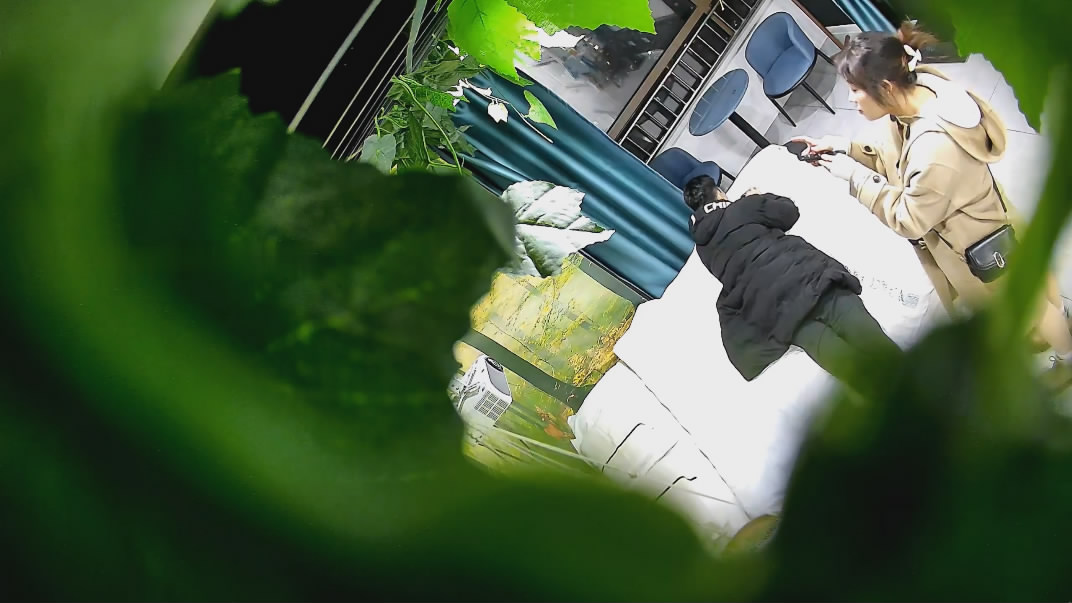 流出酒店偷拍精品优质上等高清台大学生情侣玩的淫荡各种姿势操凌空抱着操