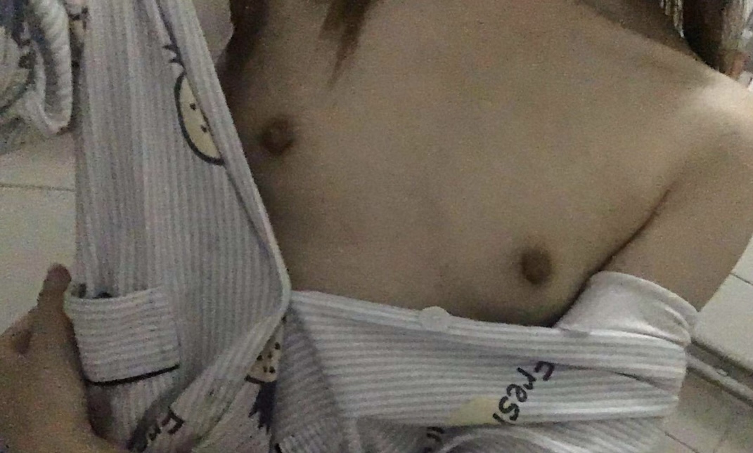 广州艳遇酷爱肛交的处女大学生