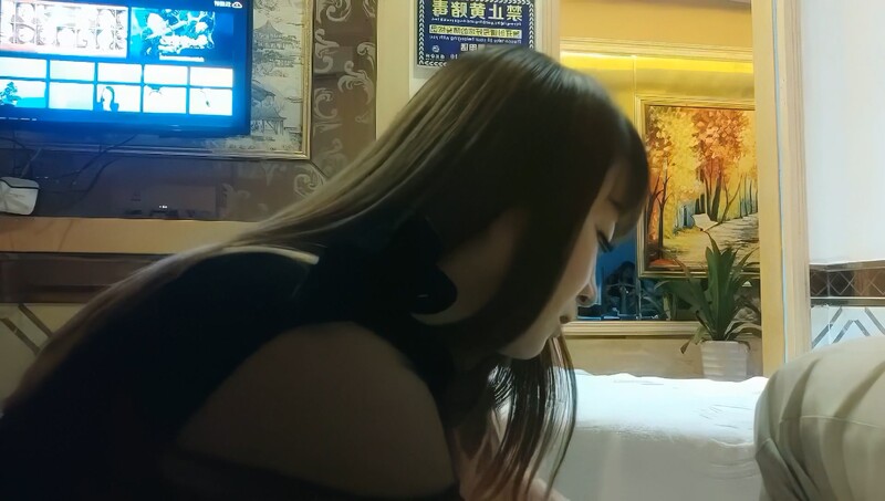 3000约少妇外出开房,偷偷拔套内射,玩得就是刺激和心跳,牛逼!