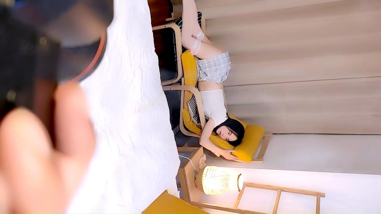 良家小模特，第一次拍可以互动，性格腼腆慢慢调教