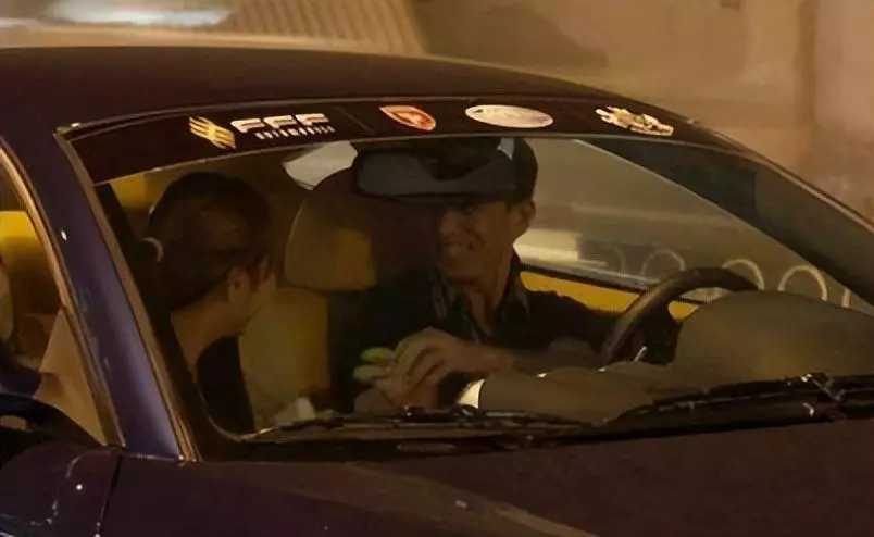 女友赌气找陌生男子车震两次 被威胁“公开裸照” 又发生性关系