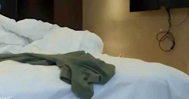 女子因误发裸照给男同事，遭遇强迫性关系，网友：自作孽不可活