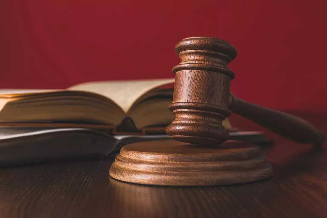 你可以蹭蹭，别进去”男子相亲把持不住，法院：强奸判三年！