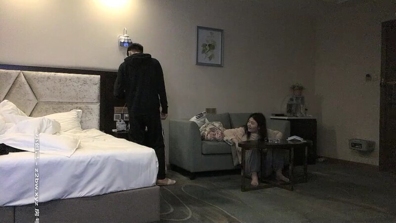 大二绝美学生妹 标准的南方小美女 脱了奶子还巨大 对白精彩值得观摩品味