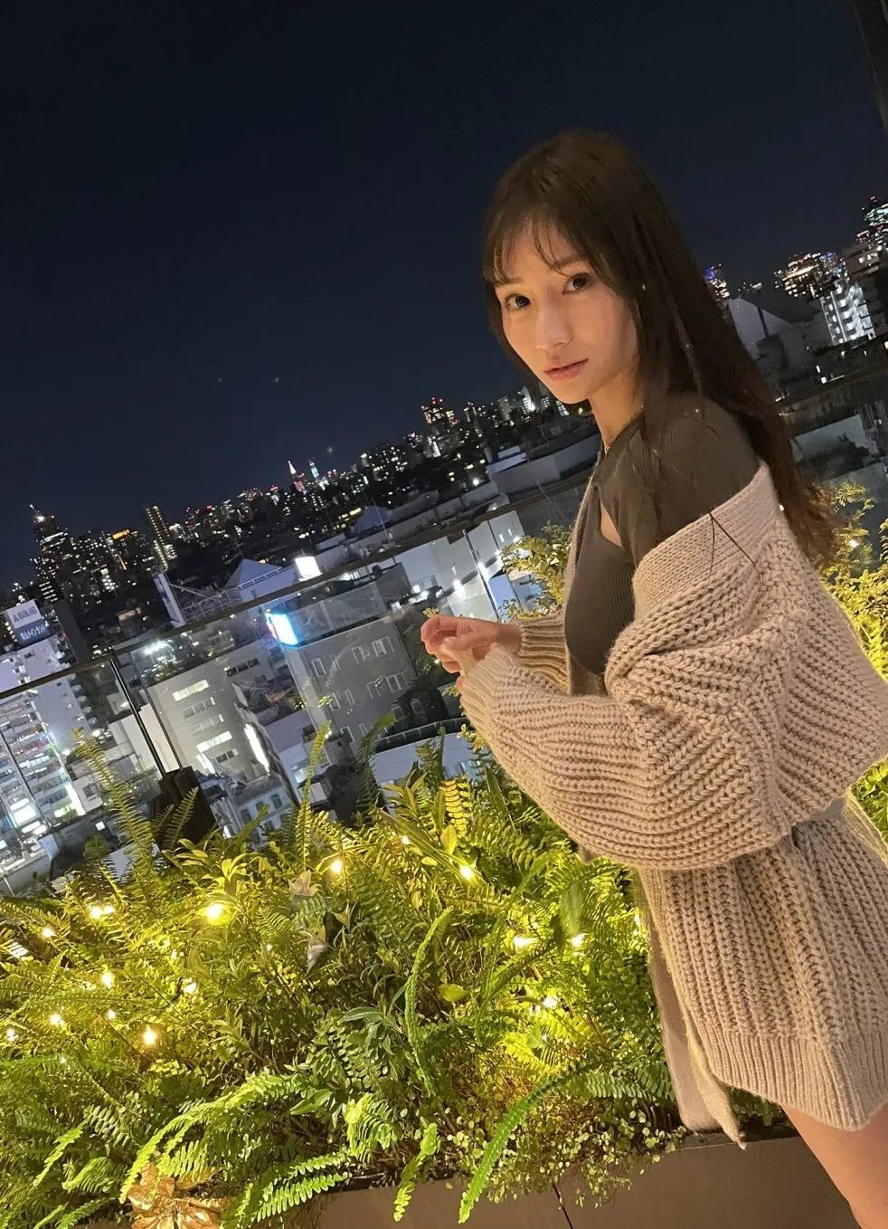 [AV女优]号称“九州最强Body”，新生代中的翘楚--山手梨爱[7P]+剧照图[15P]