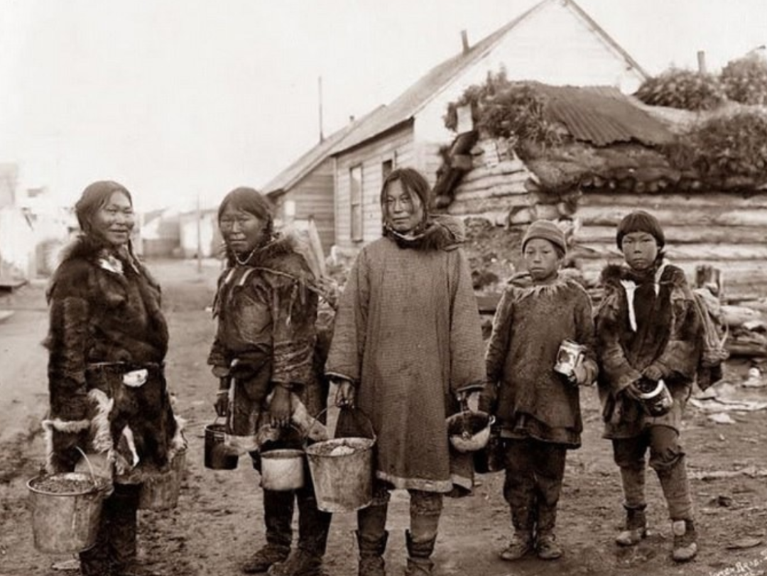 生吃海豹肉的北极黄种人——因纽特人