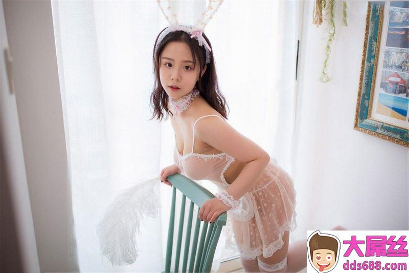 各种服装各种姿势，粉嫩COS娘木木夕Mmx温柔可人乖巧妩媚