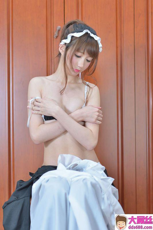 写真女仆的诱惑给我好好穿胖次啊混蛋!01