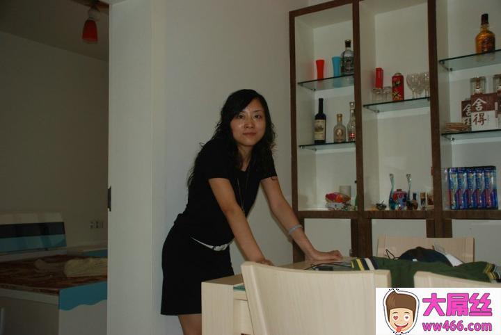 夫妻多P杂交派对,场面既混乱又淫乱,结束回程野外继续