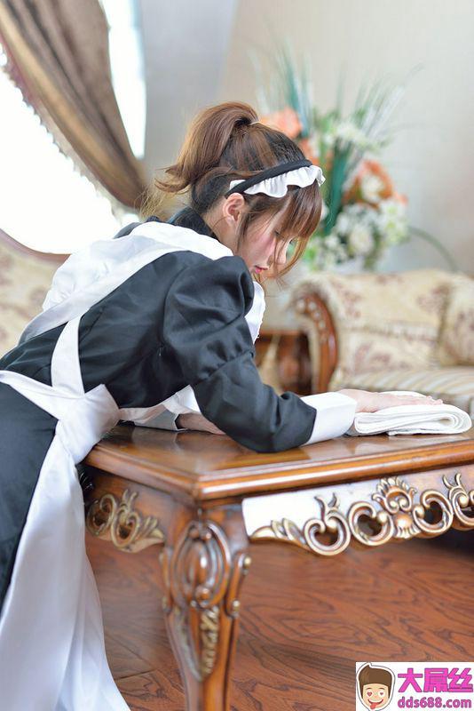 写真女仆的诱惑给我好好穿胖次啊混蛋!01