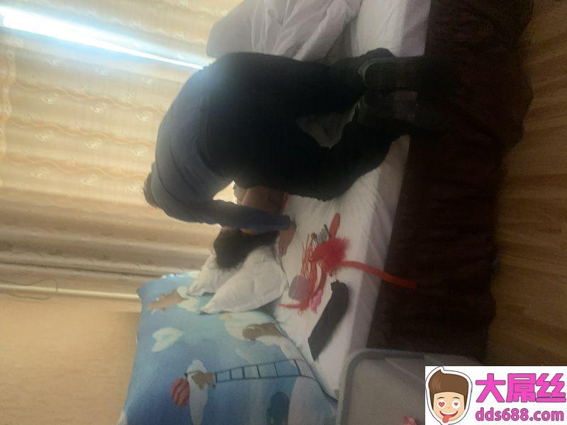 火机验证首次,前后开弓操,不叫啊啊啊,只有嗯嗯嗯。两盒套全用光了。真的刺激