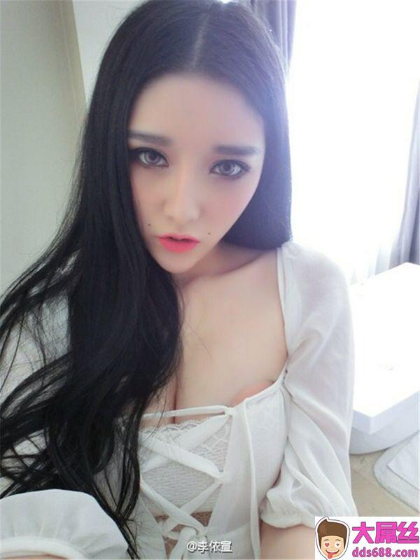 李依宣性感嫩模私密自拍图片