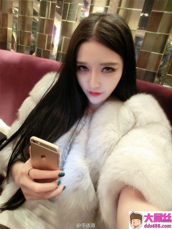 李依宣性感嫩模私密自拍图片