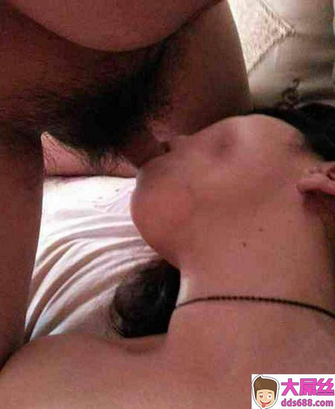 插进去小嘴巴,大力输出精液