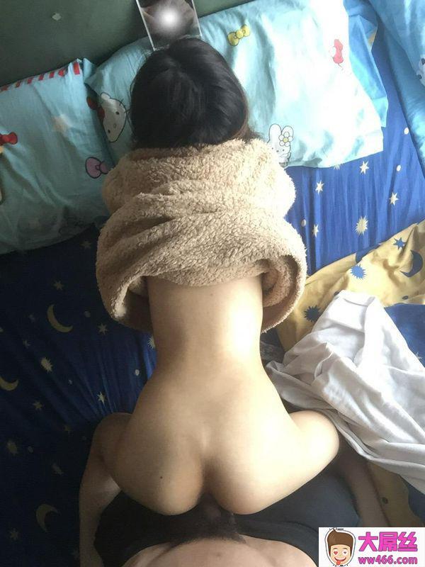 摇一摇摇到一个极品妹子~内射后精液都不流出来，抠都抠不出来