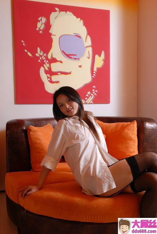 黑丝白衬衣少妇气质不错