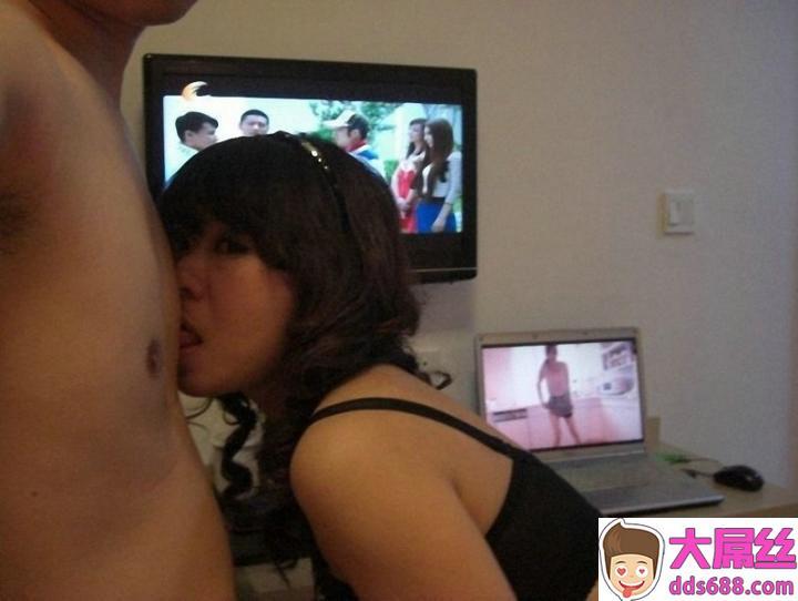 和女同事的一夜,狂干口爆精液喷溅爽翻天