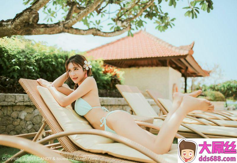 异域佳人伊莉娜绿色泳装出水芙蓉