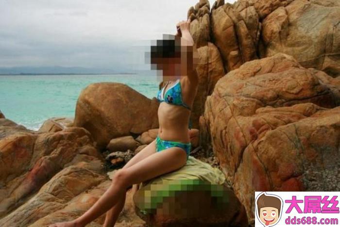自拍~与情妇在垦丁海边玩露出!