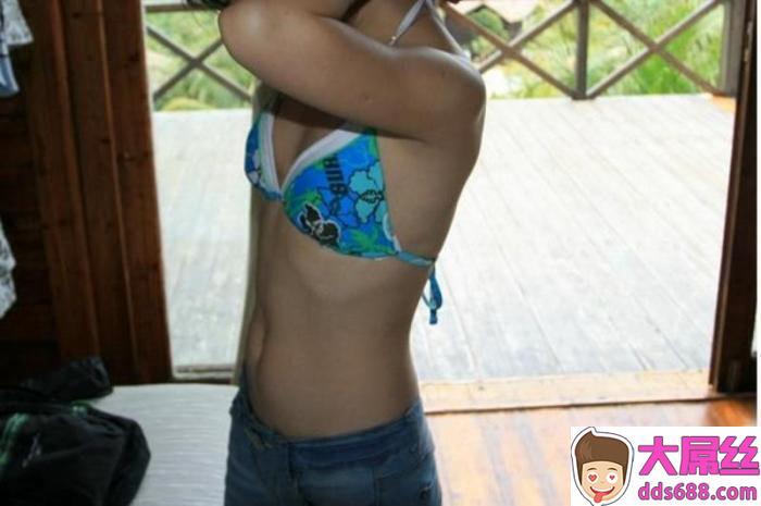 自拍~与情妇在垦丁海边玩露出!