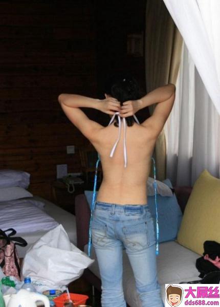 自拍~与情妇在垦丁海边玩露出!