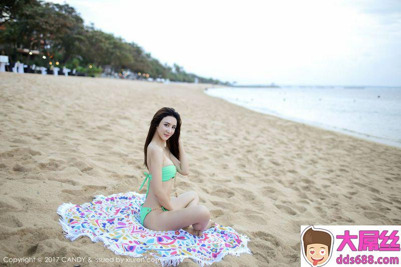 异域佳人伊莉娜绿色泳装出水芙蓉