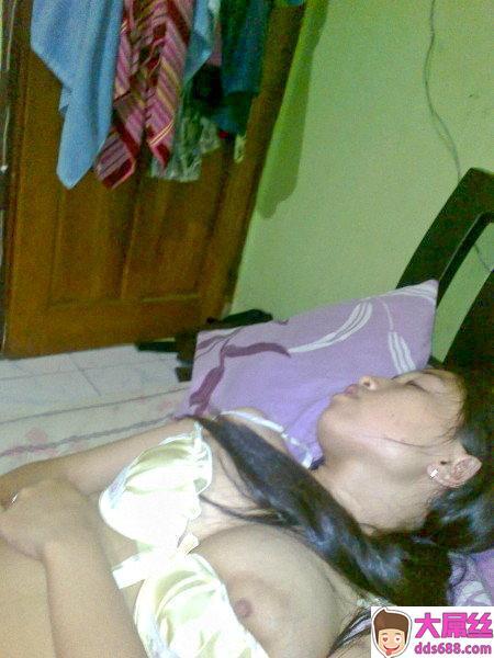 惊人天人~年轻女孩的大特写!