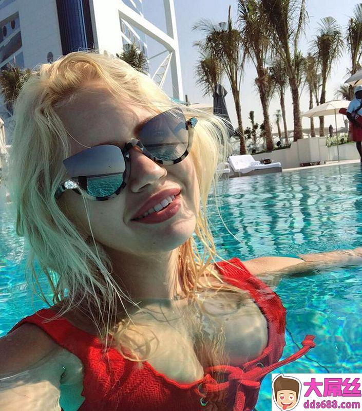 AnitaImerlin登上花花公子封面的俄罗斯嫩模