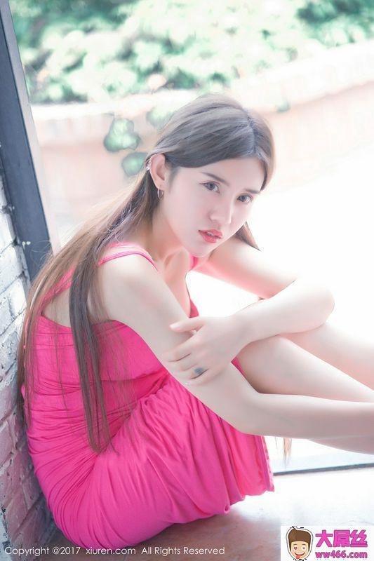 嫩模兔子NINA居家浴缸里白色蕾丝内衣秀傲人豪乳诱惑写真