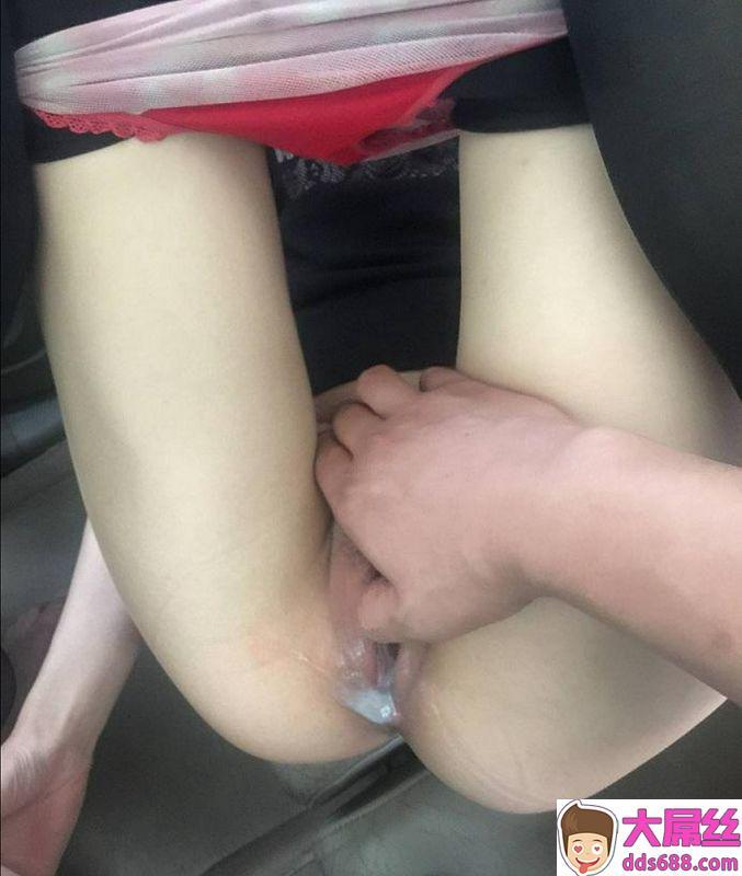 爆菊其实并没有日屄爽,口部紧一点而已,勒得还不舒服