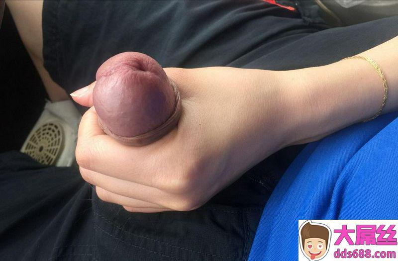 爆菊其实并没有日屄爽,口部紧一点而已,勒得还不舒服