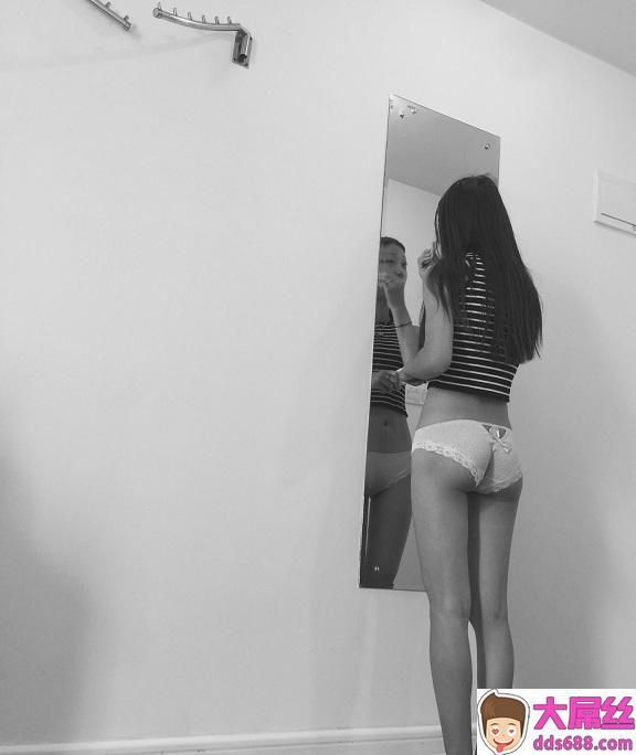 爆菊其实并没有日屄爽,口部紧一点而已,勒得还不舒服