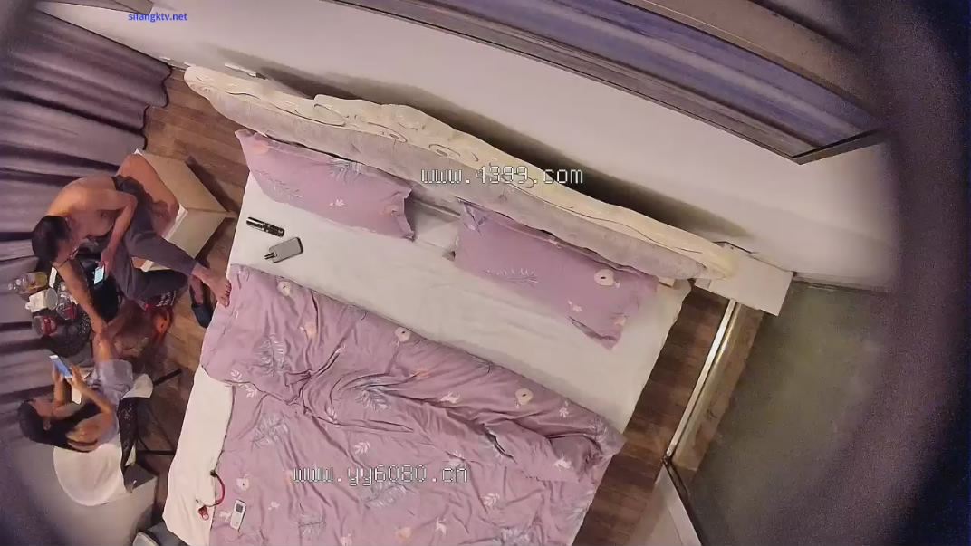 流出酒店偷拍蓝色真丝睡衣黑长直的极品诱惑很骚会撩把哥弄得表情惊讶