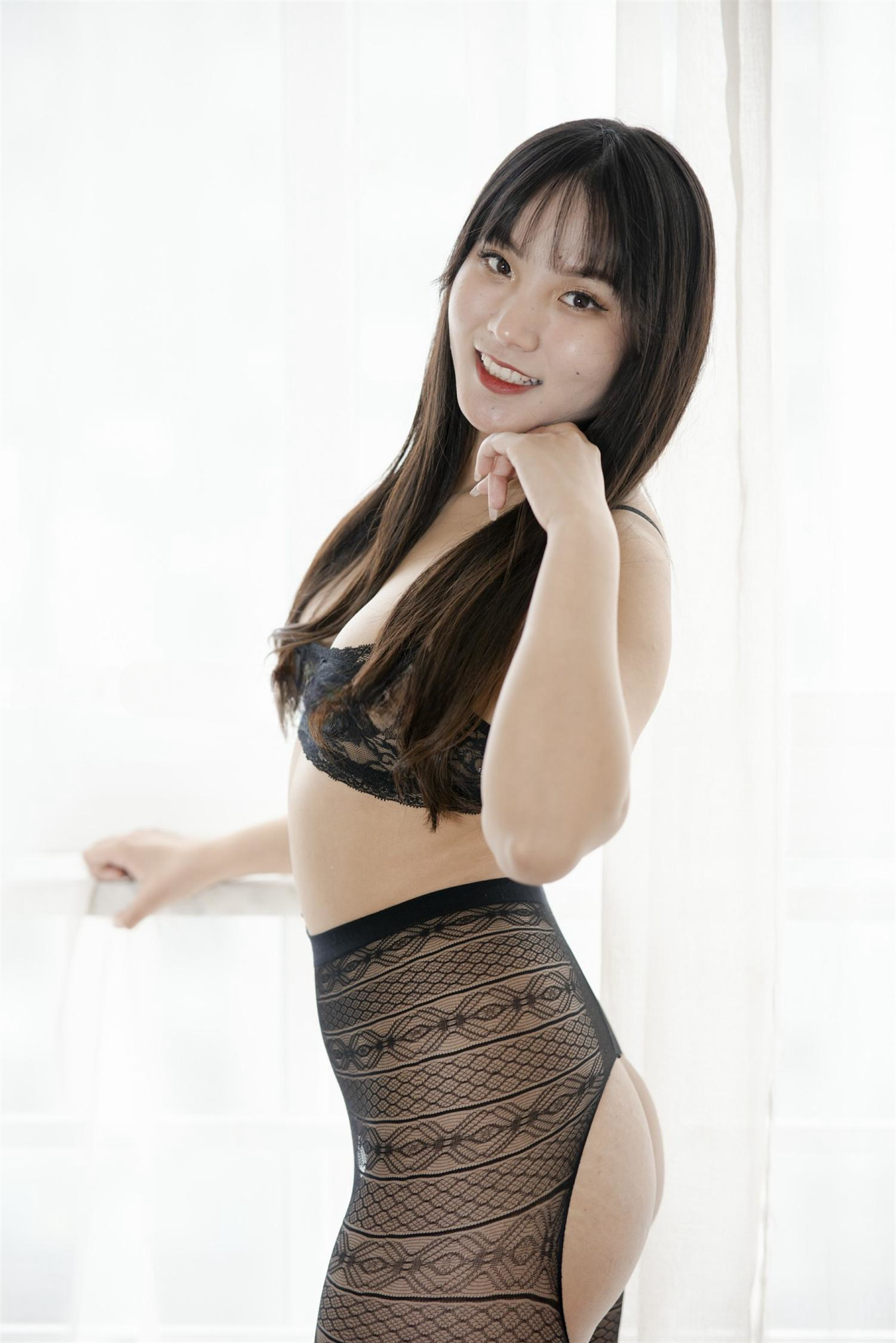 顶级黄埔女神【纯雅】高价自购 线下约拍大尺度视图,极品美穴怼脸呈现,一流的视觉体验