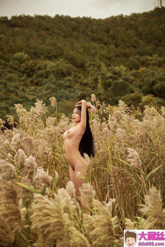 XiuRen秀人网未经审查的户外摄影拍摄