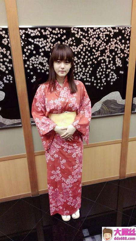 王绪绪台艺大系花颜值逆袭内地