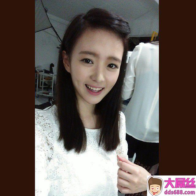 王绪绪台艺大系花颜值逆袭内地