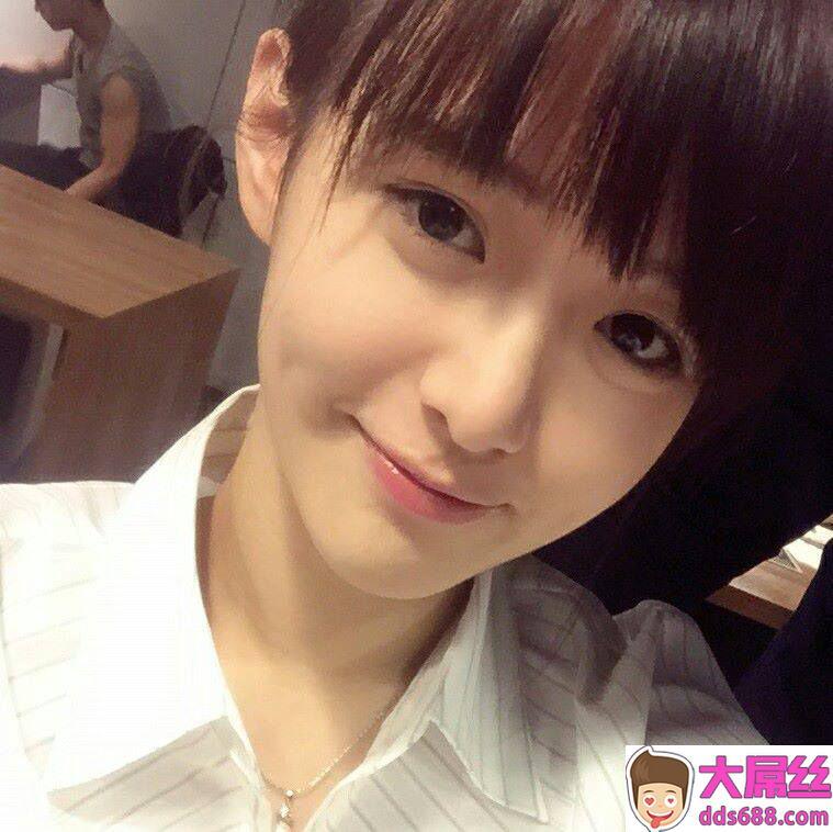 王绪绪台艺大系花颜值逆袭内地