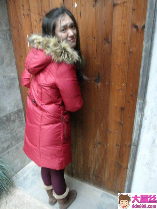 90年好友,身材不错,性感又调皮