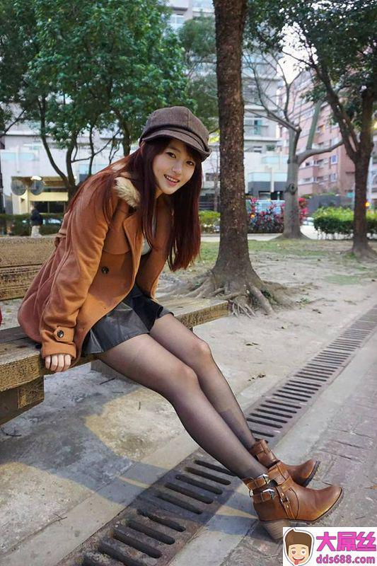 王绪绪台艺大系花颜值逆袭内地