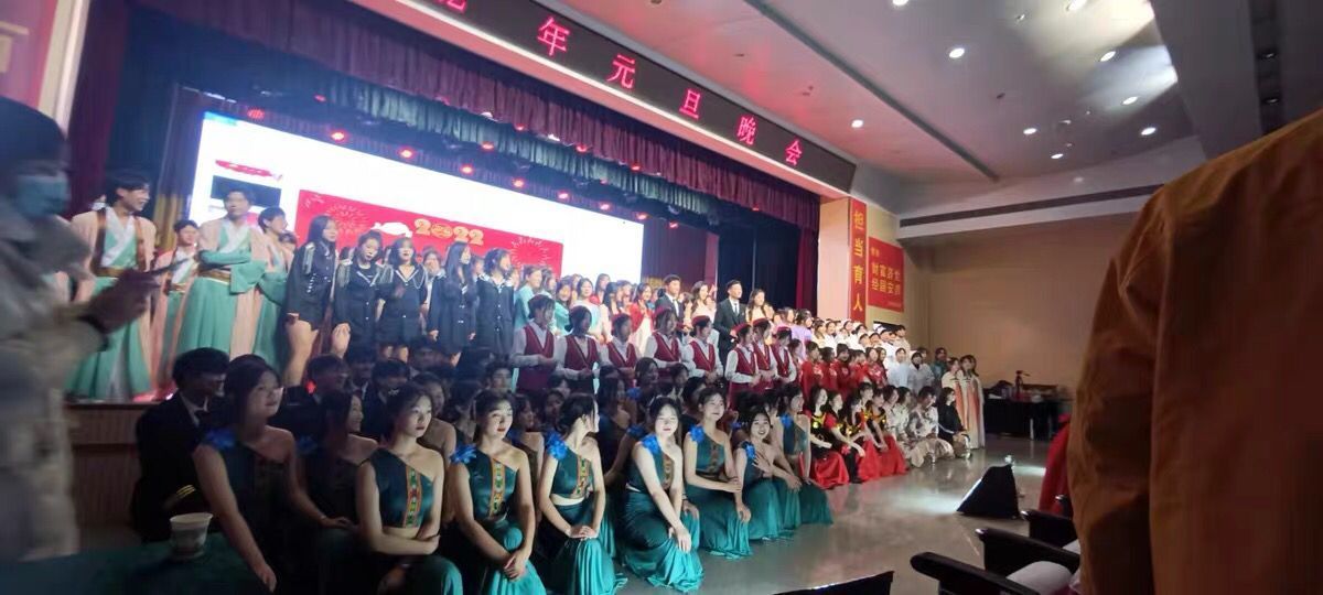 相伴十年的女孩今日却不得相见[16P]