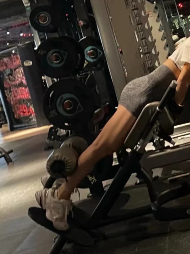 良家少妇讲述出轨经历[22P]