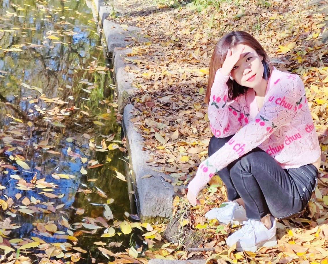 纹身少妇的泳装展示[33P]