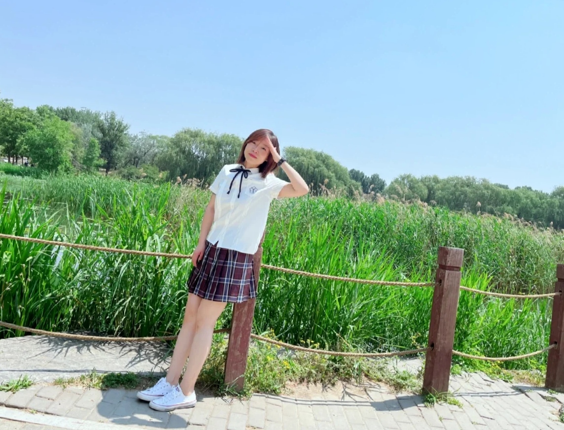 纹身少妇的泳装展示[33P]