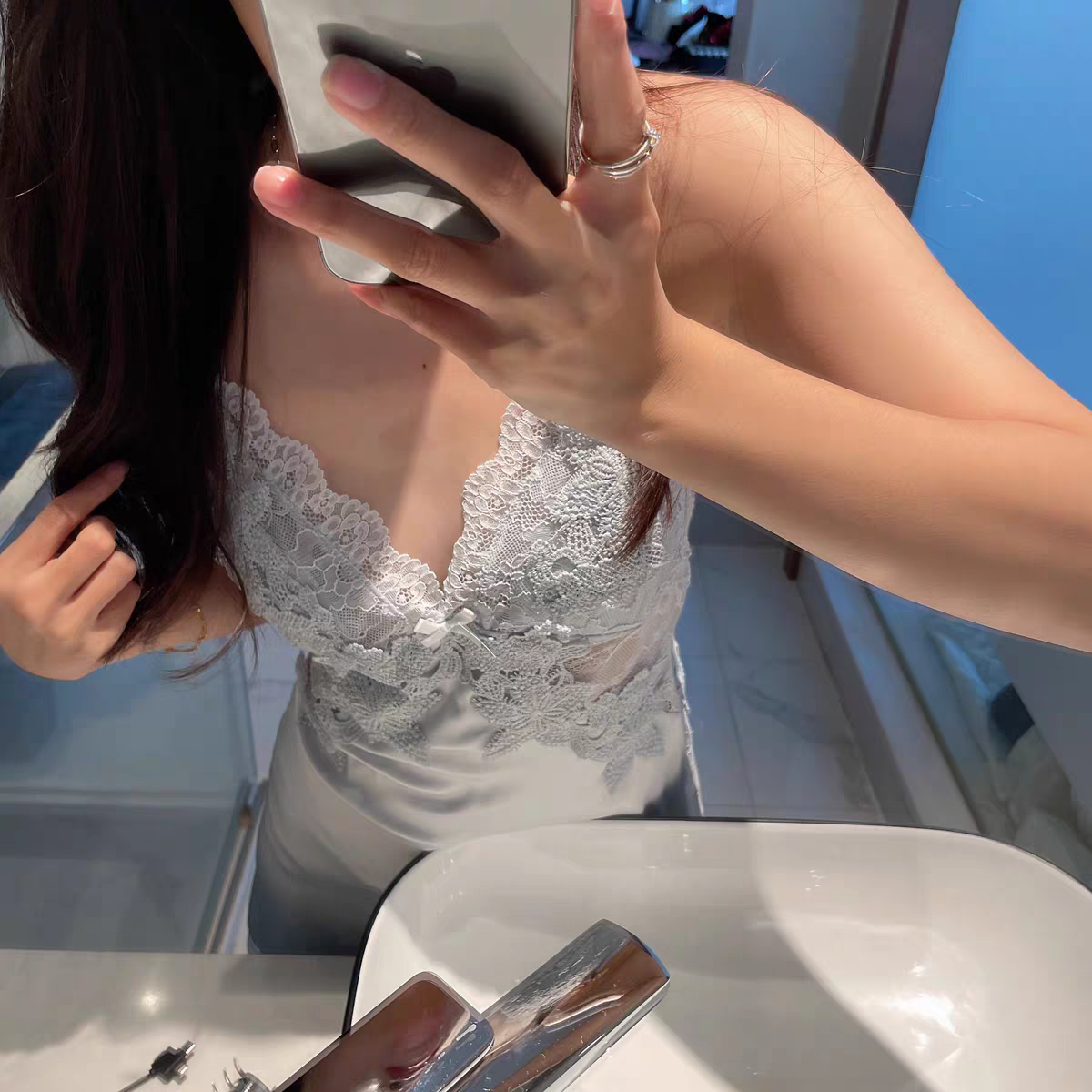 相伴十年的女孩今日却不得相见[16P]