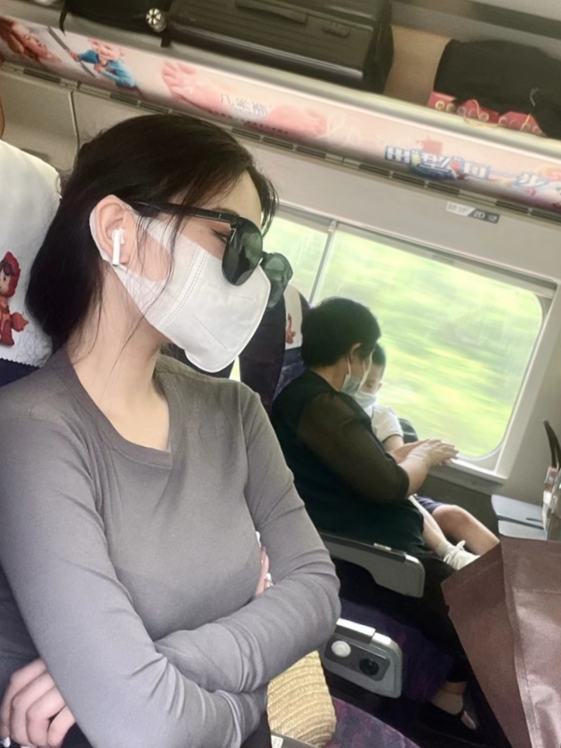 没有边界感的漂亮脚丫子