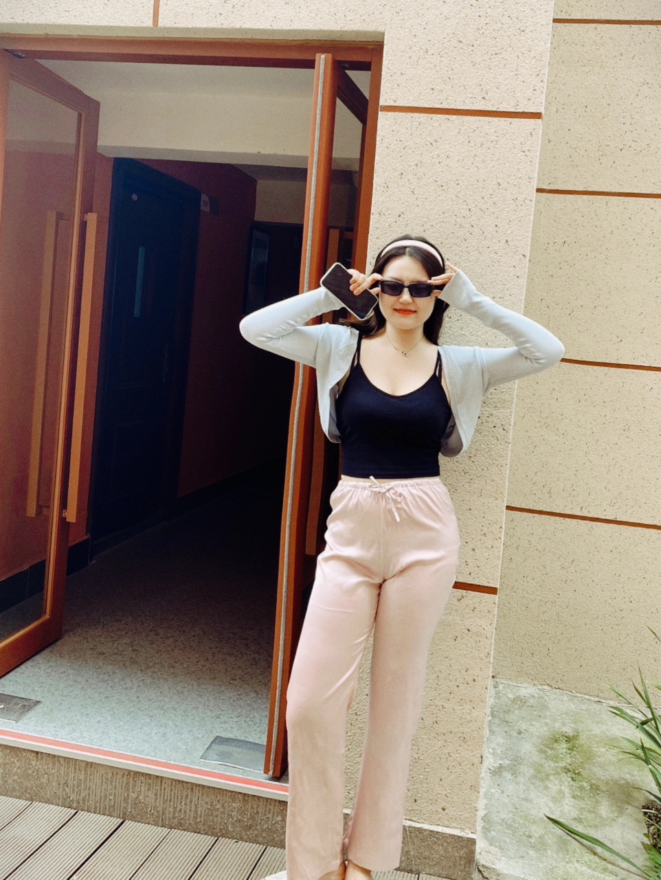 绿帽情节的老公记录丰满老婆与单男约炮全过程[32P]