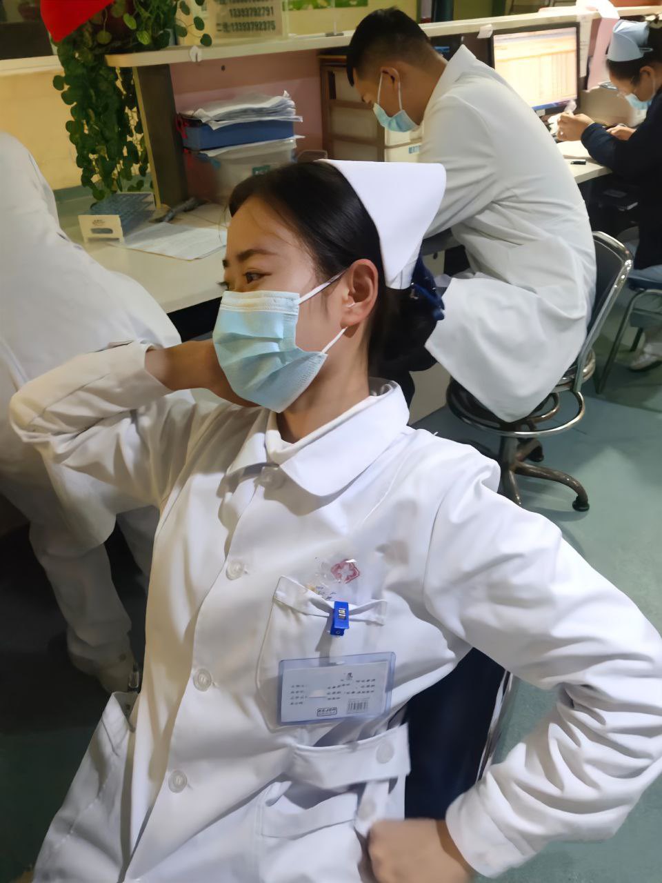 医护小花们爱榨精[31P]