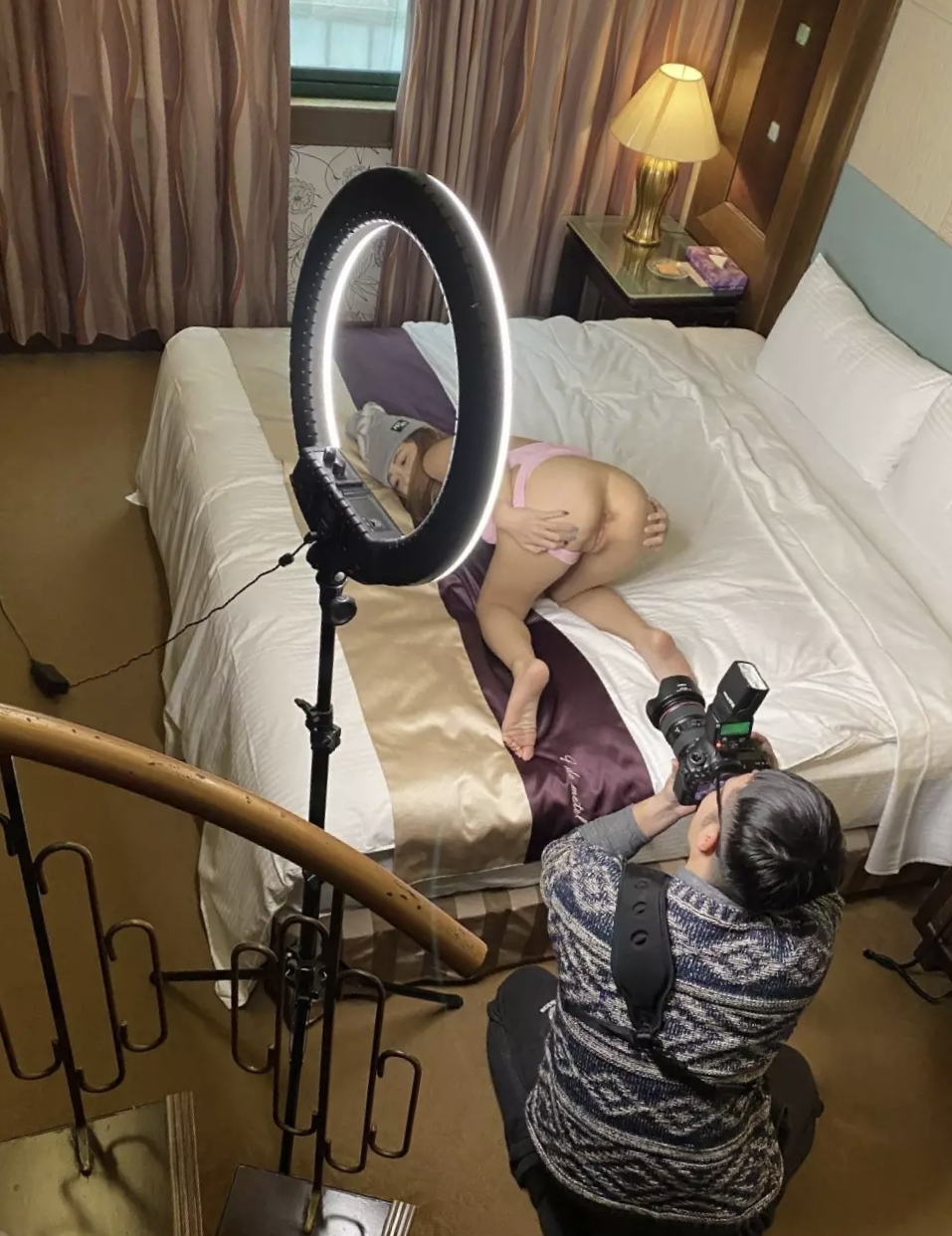 小只马肉欲人妻伊丽丝终成精液公厕[63P]